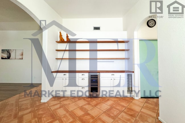 Building Photo - 3Bed/2Bath House at 51st Ave/Loop 101! $199 MOVE-IN SPECIAL! Ready for Immediate Move-In!