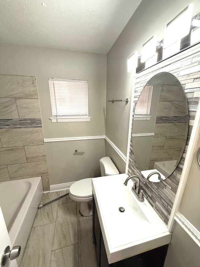 Building Photo - ** 4 Bed 2 Bath located in Montgomery East ** Call 334-366-9198 to schedule a self tour