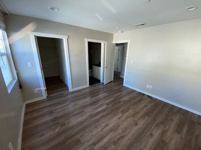 Building Photo - 5708 Colfax Ave