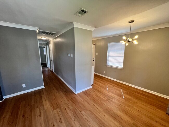 Building Photo - 317 Omega Ave