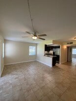 Building Photo - 213 S McMullen Booth Rd