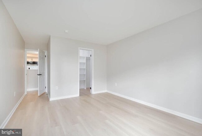 Building Photo - 20527 Shadyside Way