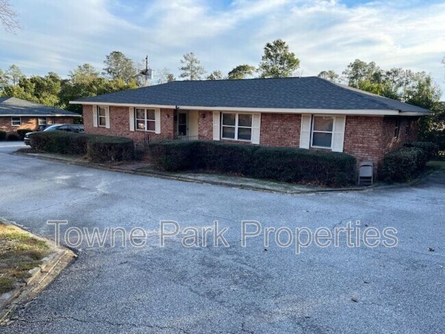 Building Photo - 1753 Davidson Dr