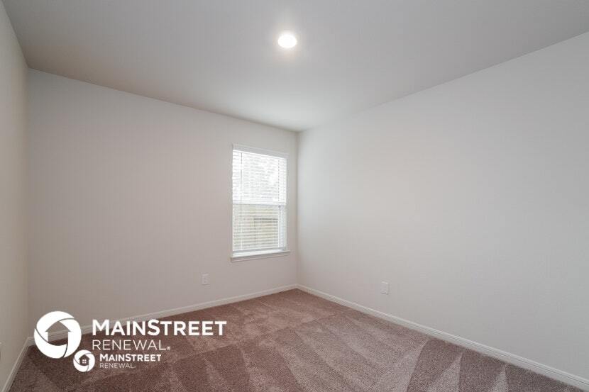 Building Photo - 26233 Raphael Dr