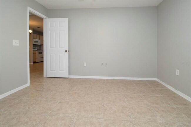Building Photo - 8932 Manor Loop