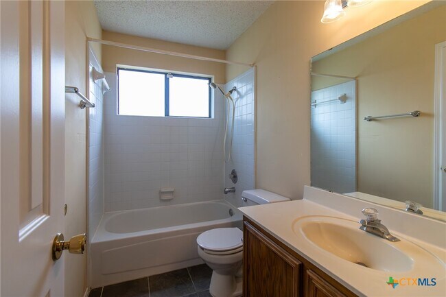 Building Photo - 2306 Wampum Dr