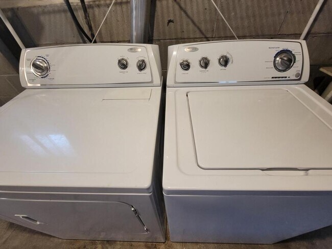 Building Photo - 1151 Elba Ave