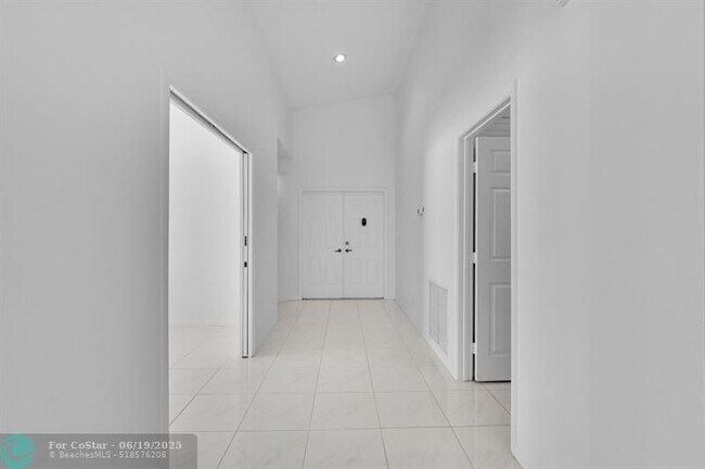 Building Photo - 9631 Orchid Grove Trail