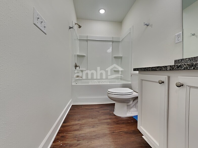 Building Photo - 1003 Tan Tara Trl