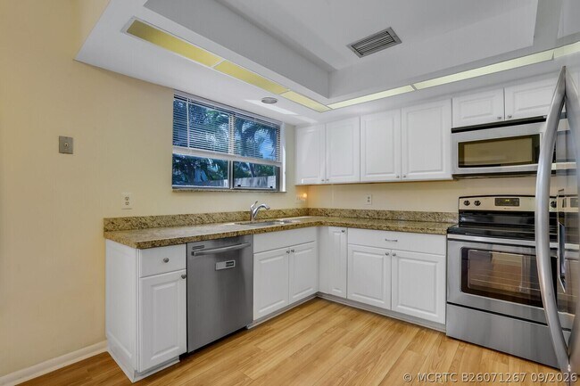 Building Photo - 1080 NW 19th Terrace