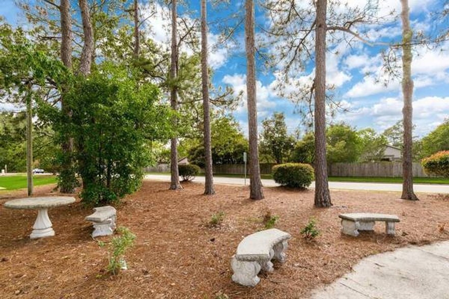 Building Photo - Windtree Apartment Homes