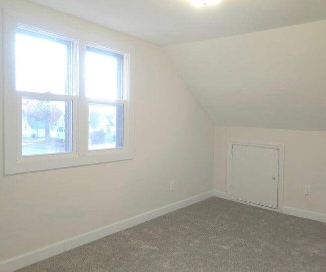 Building Photo - 2838 Ridge Rd