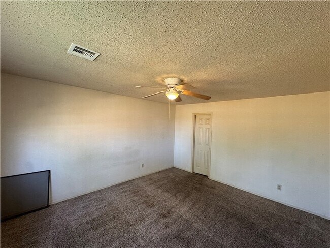 Building Photo - 321 S 11th Pl