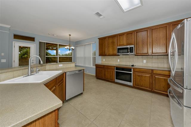 Building Photo - 2428 Kingsley Dr