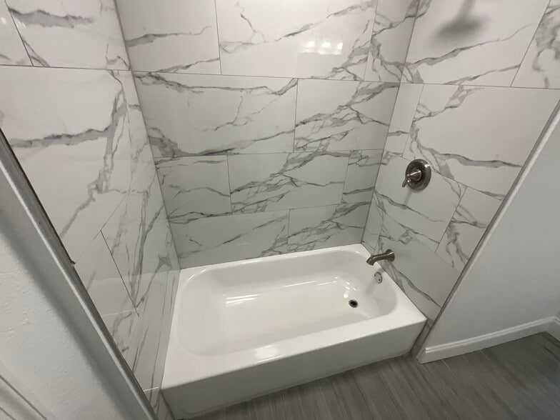 Building Photo - 5207 Behms Ct