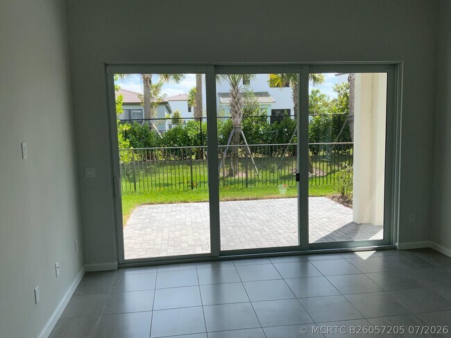 Building Photo - 16340 Oakview Dr