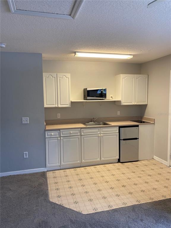 Building Photo - 613 Coconut Palm Way