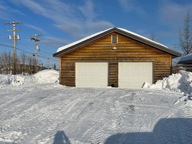 Building Photo - 2bd, 2 Bath Home for Rent in North Pole - FUEL INCLUDED!