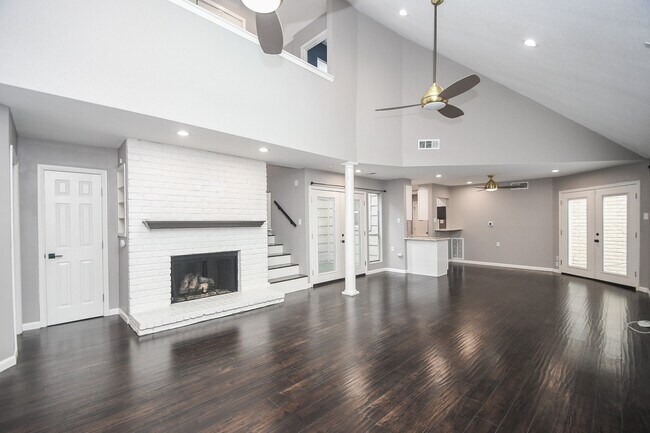 Building Photo - 12625 Memorial Dr