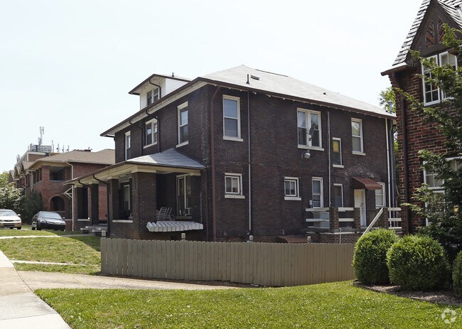 Building Photo - 1800 Clinch Ave