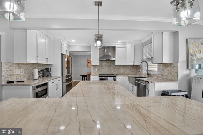 Building Photo - 12420 Seabury Ln
