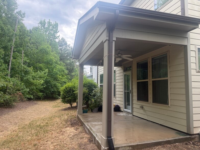 Building Photo - 220 Concordia Woods Dr