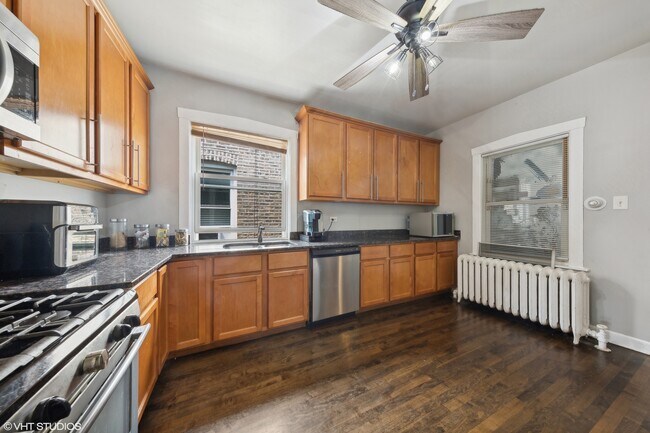 Building Photo - 4836 W Nelson St