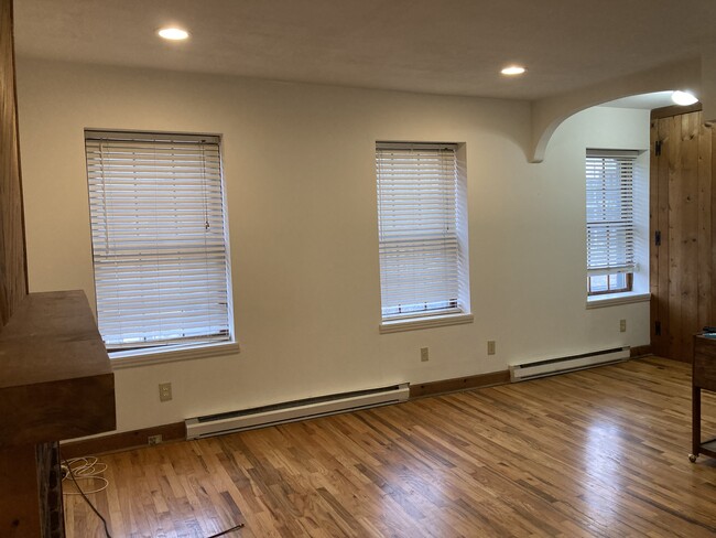 Lots of Natural Light - 224 Mill St