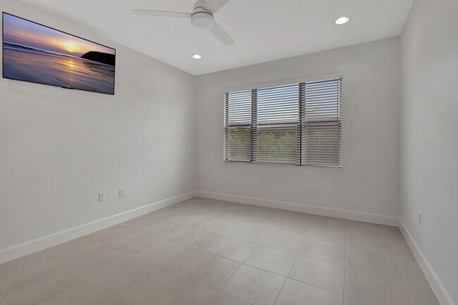 Building Photo - 12557 SW Rain River Dr