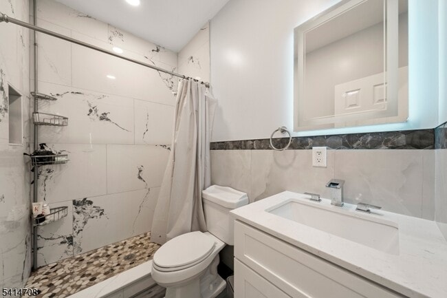 Building Photo - 31 Park Ave