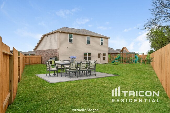 Building Photo - 301 Summer Horse Dr