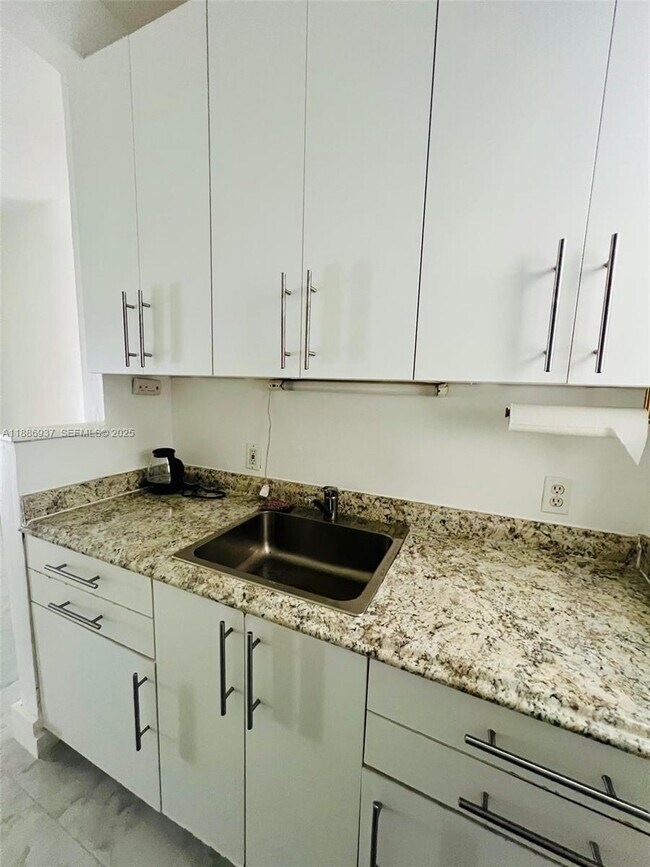 Building Photo - 1606 Jefferson Ave