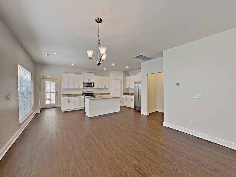 Building Photo - 5354 Tupelo St