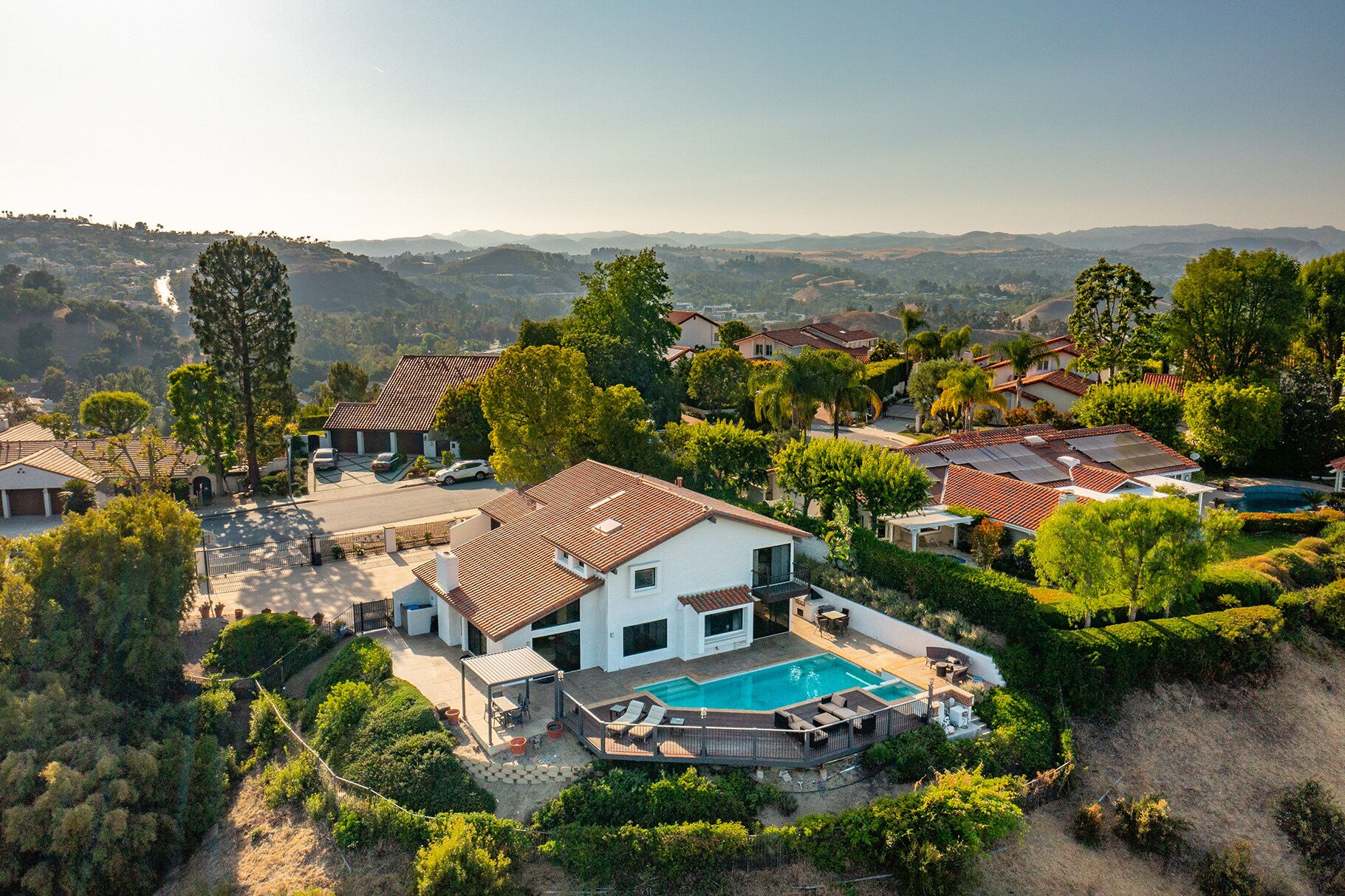 Building Photo - 4372 Park Vicente