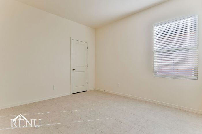 Building Photo - 18371 Conquistador Dr