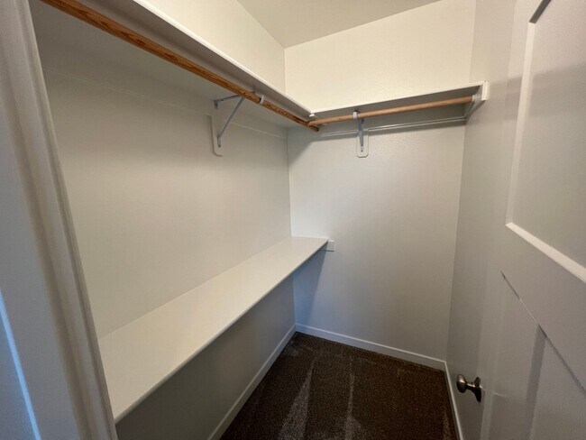 Building Photo - NEW 4 Bedroom / 4.5 Bath Townhome. A/C in every bedroom