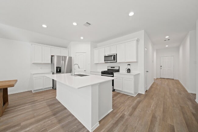 Building Photo - "Charming 4-Bed Sanctuary with Granite Elegance in Magnolia!"