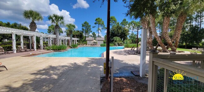 Building Photo - Luxury Living - Highly Desired Watersound Origins!