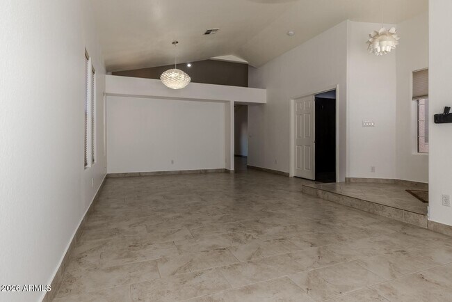 Building Photo - 3125 E Cottonwood Ln