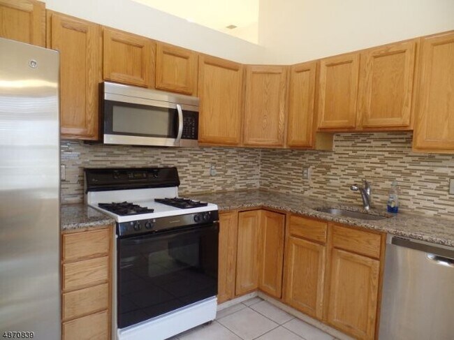 Building Photo - 57 Waugh Ct