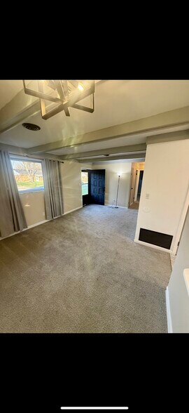 Building Photo - 1611 Vilardo Ln