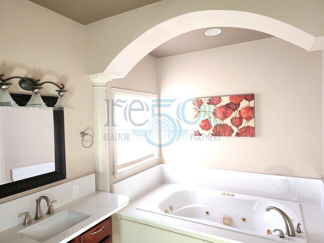 Building Photo - A Beautiful 3BR 2BA Home in WLR