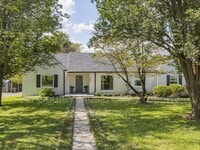 Building Photo - 206 Blue Hills Dr