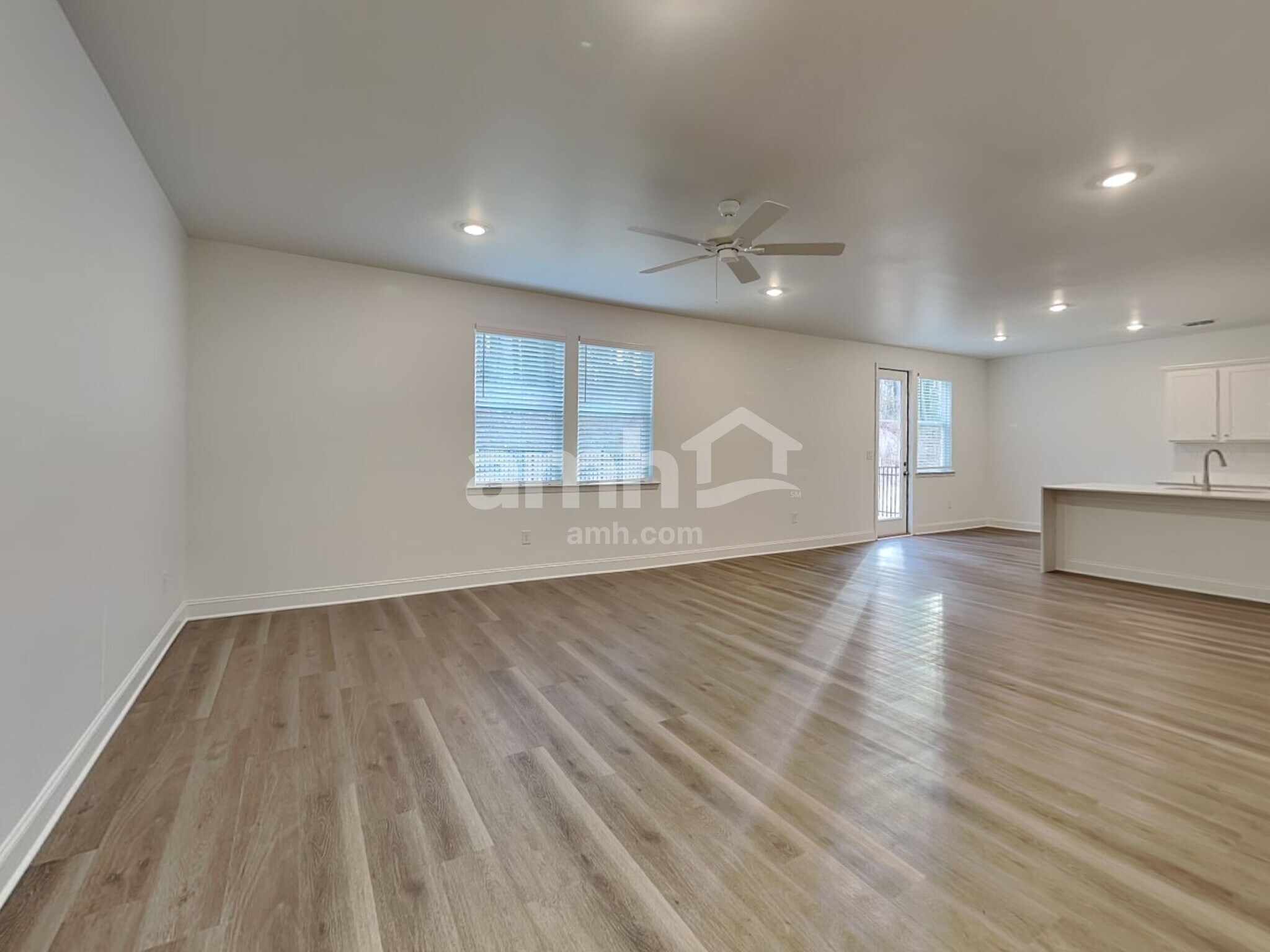 Building Photo - 1419 Aquamarine Dr