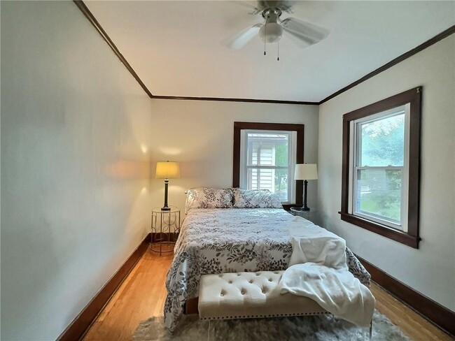 Building Photo - 350 Augustine St