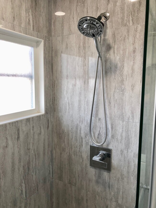 Building Photo - 1702 Hermosa Ave