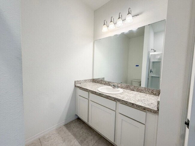 Building Photo - 5853 Bullock Pl