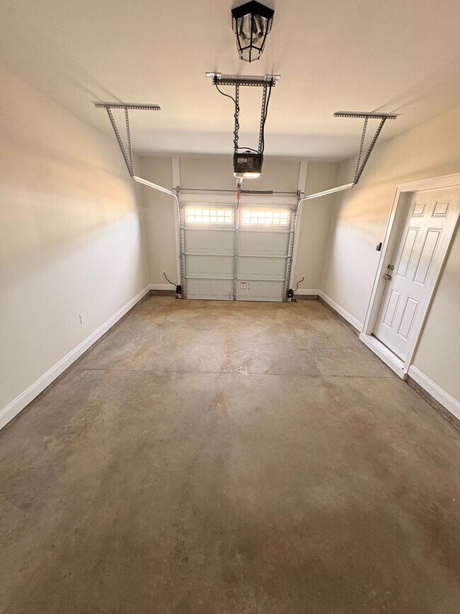 Building Photo - 106 Alva Ct