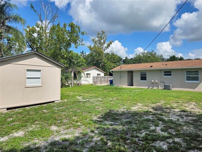 Building Photo - 185 E Lake Mary Ave