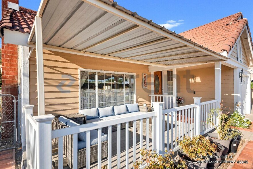 Building Photo - 22136 Woodcreek Ln
